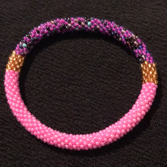 Jewelry - NEW Kids size Hand crocheted glass beaded bracelet